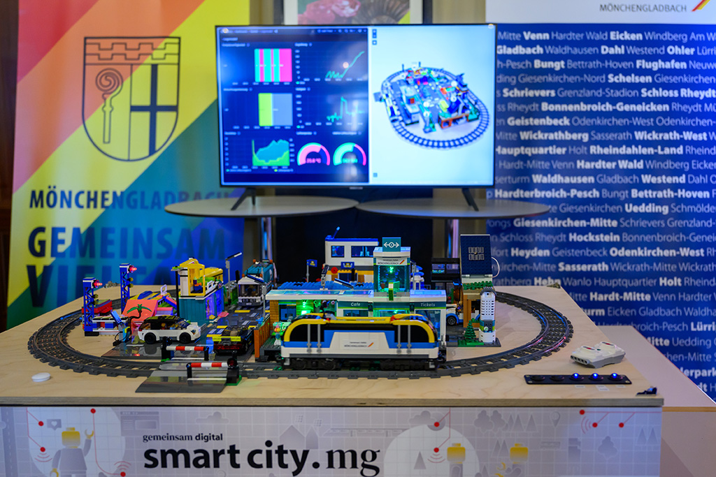 148MMZ_9251_MICHAEL_C_MOELLER