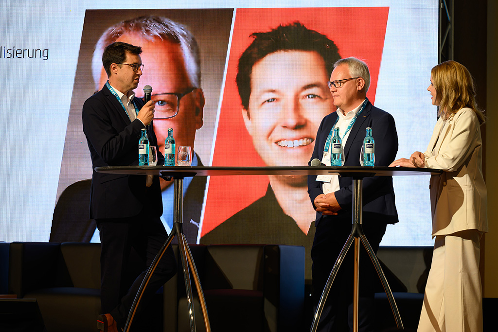 164MM8_2616_MICHAEL_C_MOELLER