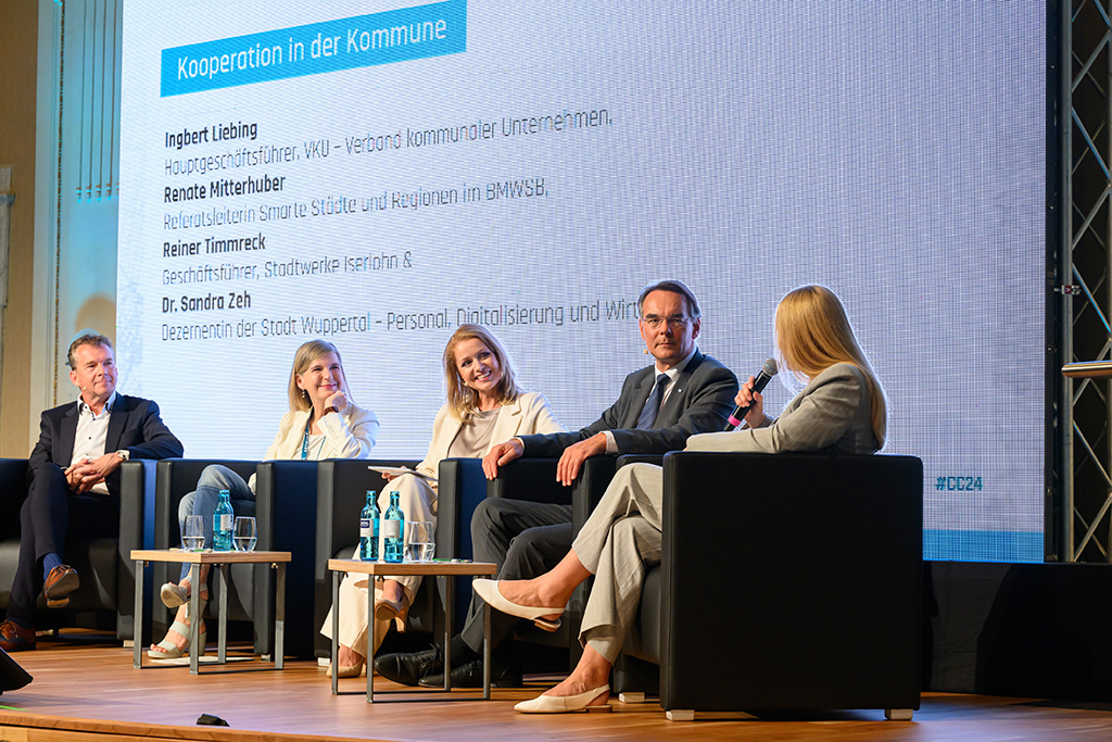 200MM8_2793_MICHAEL_C_MOELLER