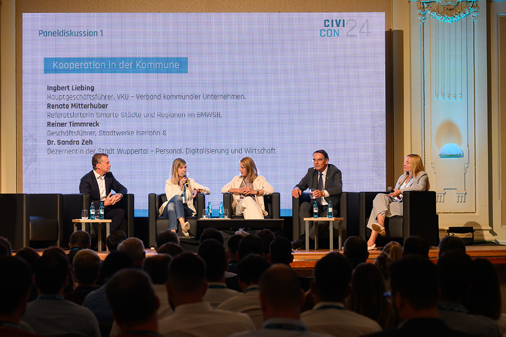 214MM8_2886_MICHAEL_C_MOELLER