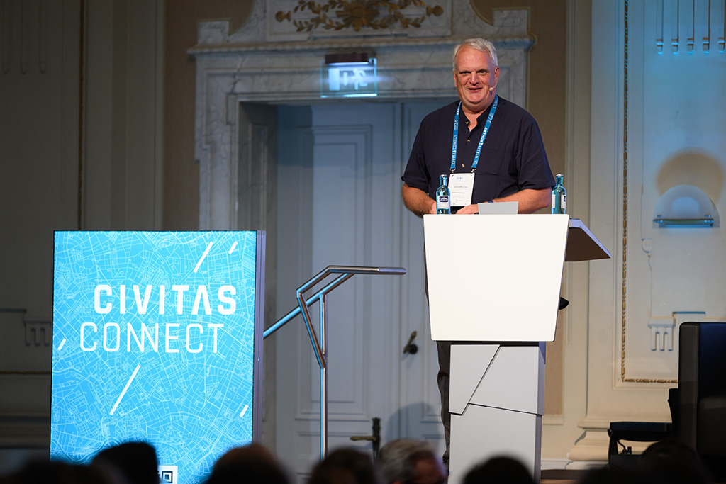 339MMZ_0010_MICHAEL_C_MOELLER