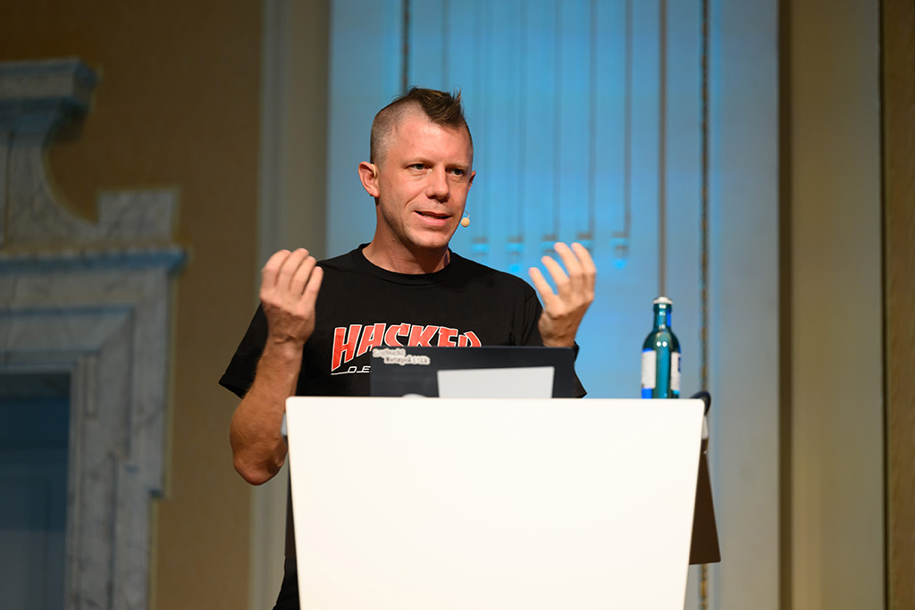 424MMZ_0533_MICHAEL_C_MOELLER