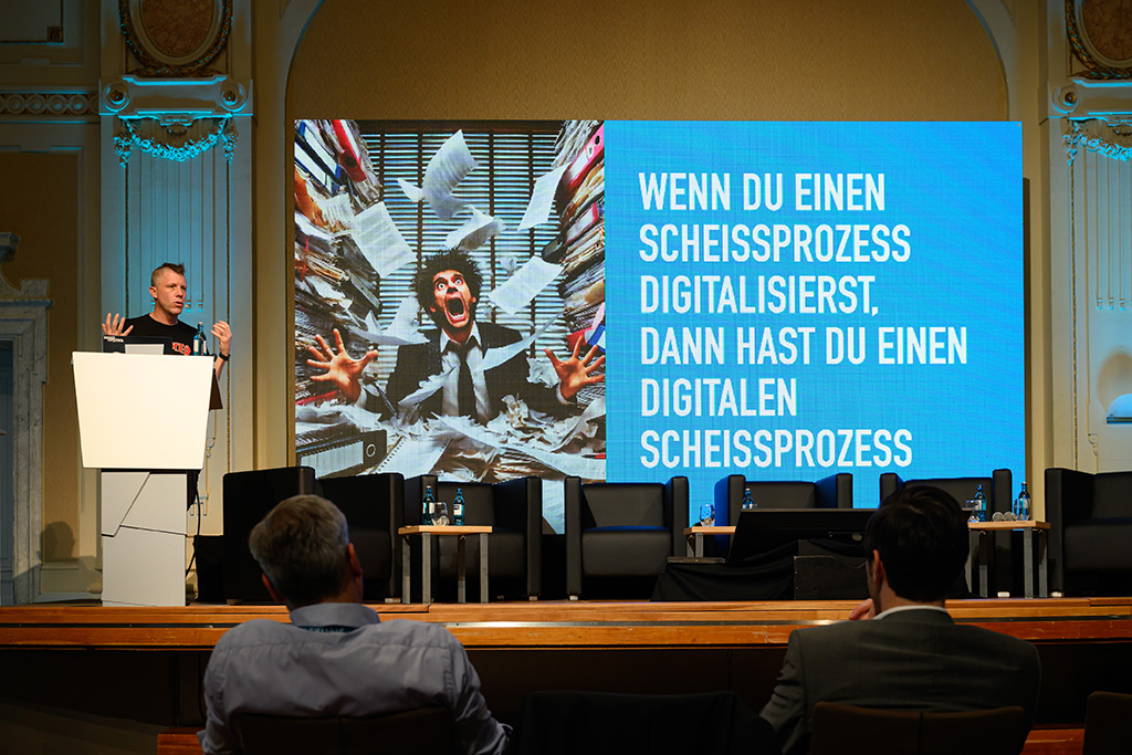 426MM8_3644_MICHAEL_C_MOELLER