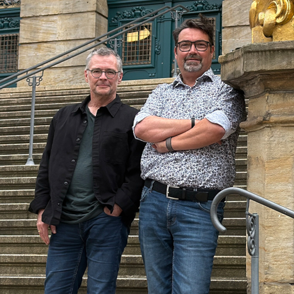 Karsten Moog und Denis BlumStellv. Gesamtprojektleitung | Smart City KasselDie CIVITAS/CORE-Community erfüllt unseren Anspruch an eine Entwicklungsgemeinschaft: gemeinsam denken, gemeinsam entwickeln, gemeinsam weitergehen. Wir sind überzeugt, dass Insellösungen keine nachhaltigen Mehrwerte bieten. Daten kennen weder Unternehmens- noch Stadtgrenzen. Daher entwickeln wir gemeinsam Standards, die einen möglichst einfachen und reibungslosen Datenaustausch innerhalb der Stadt, aber auch interkommunal ermöglichen.