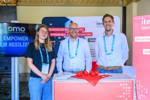 CIVI/CON 2025 - Der items-Stand (Merel Vogel, Alexander Sommer, Hubertus Aumann)